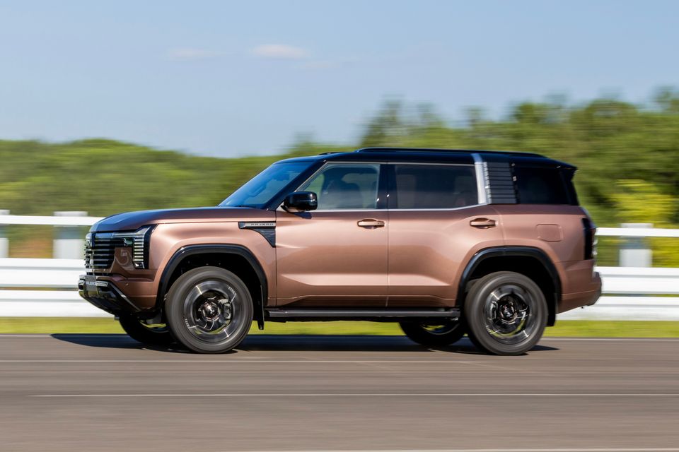 Новият Pajero загуби резервната си гума на задната врата