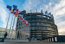 Може ли Европа да защити изборите от ботове, дийпфейкове и чуждестранна намеса?