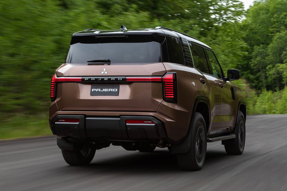 Новият Pajero загуби резервната си гума на задната врата