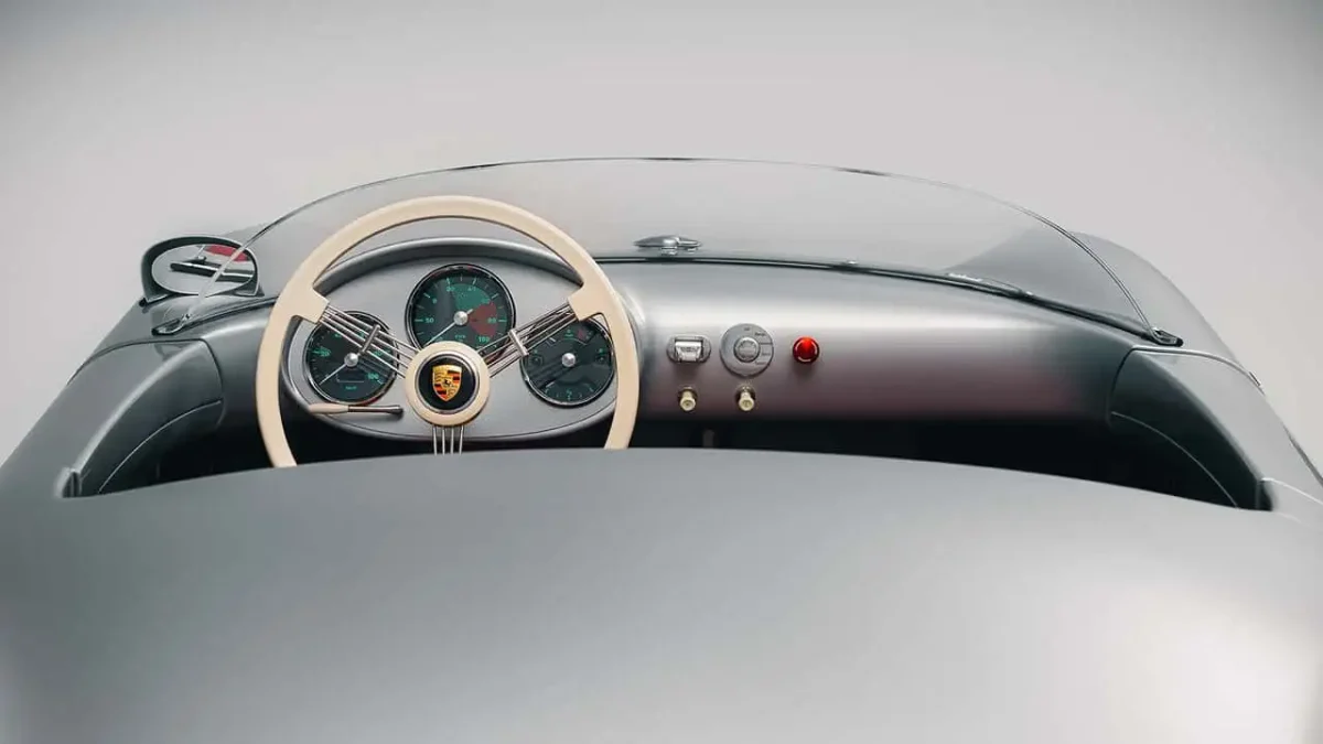 Малкото Porsche 550J беше оценено на 800