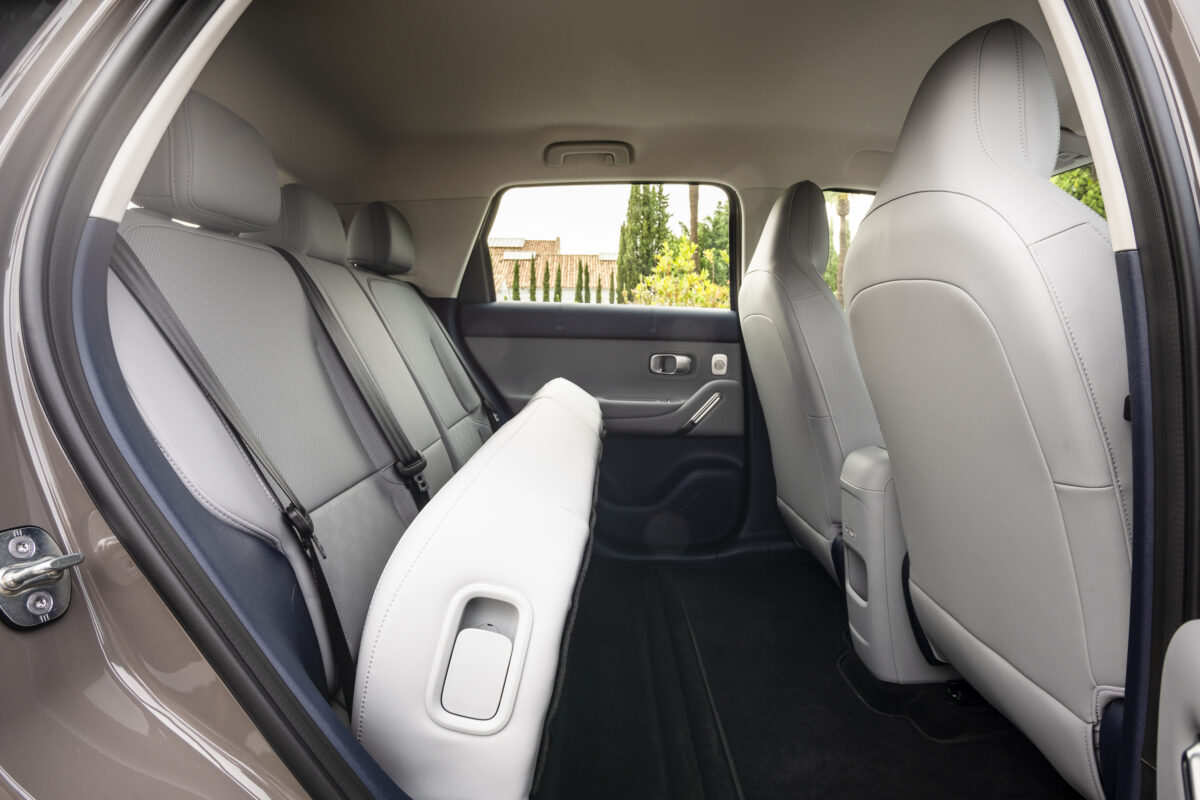 Leapmotor B03X: SUV за 23 900 евро, който се усеща по-скъп, по-бърз и по-голям