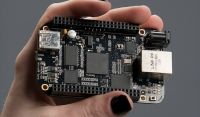 iPhone може да бъде хакнат с помощта на зарядно устройство